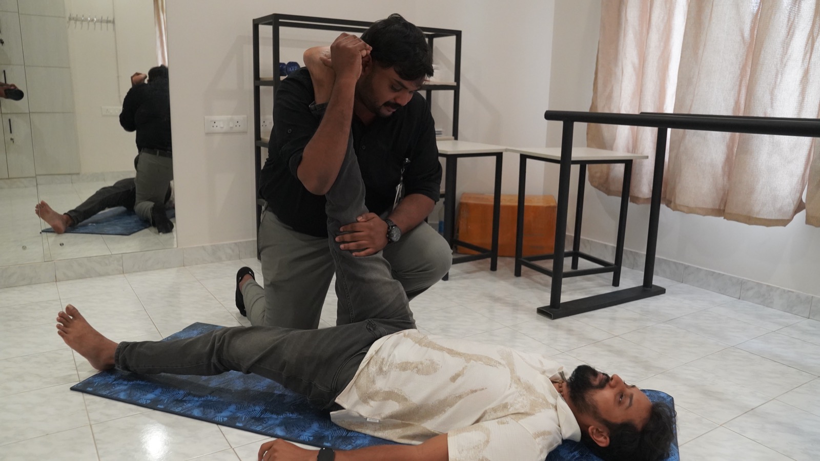 Physio-led stretching session